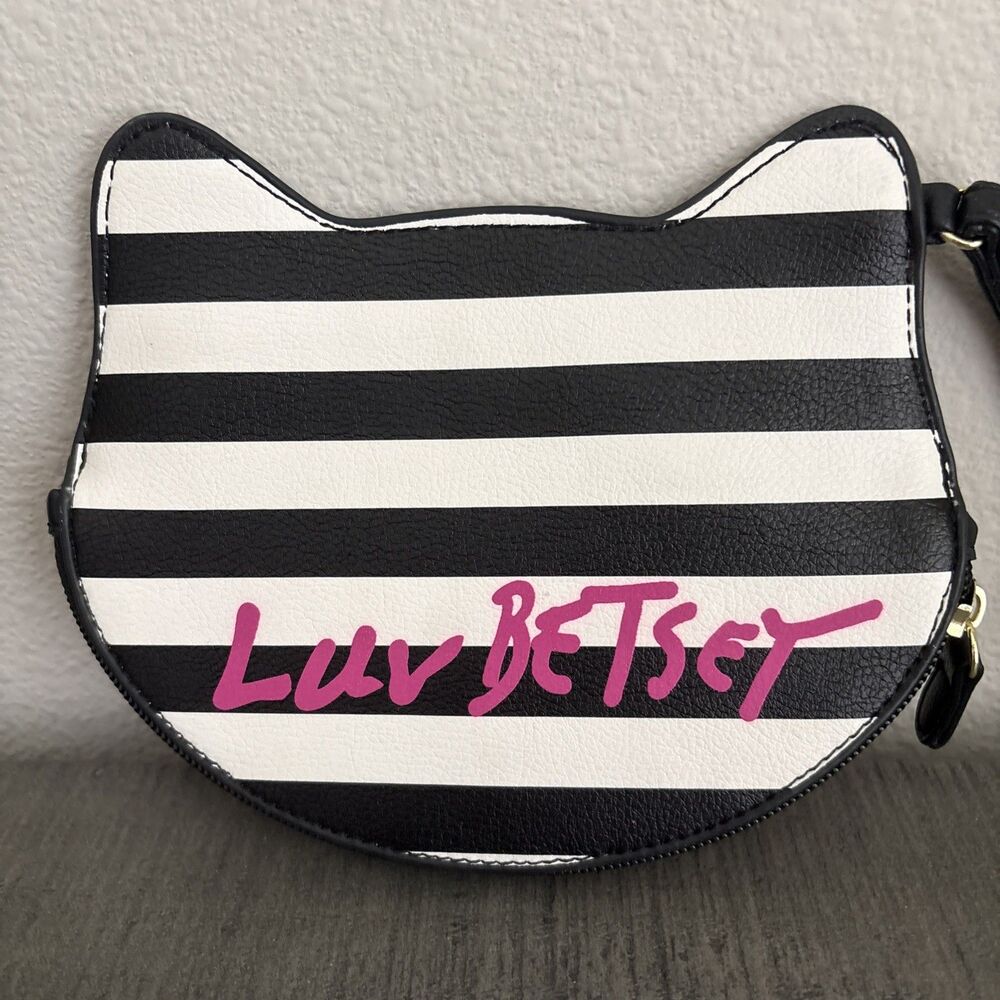 Luv Betsey Johnson Puppy Dog Wristlet Coin Purse Black & White Faux Leather - Picture 7 of 9